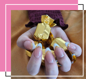 Almond shaped Nails with 3D golden chrome line.
